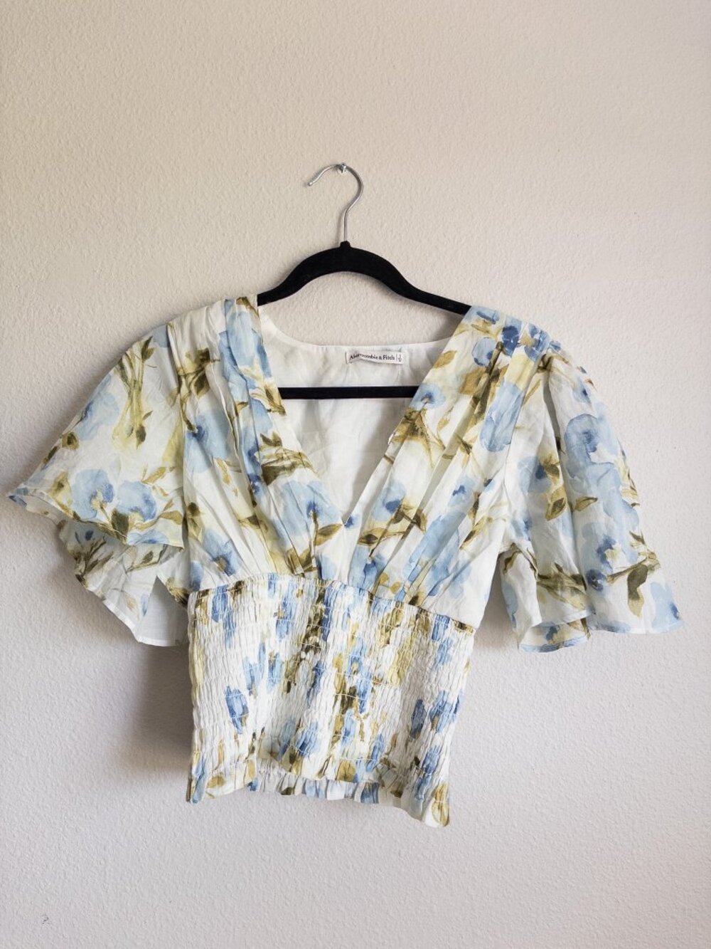 NWT Abercrombie Floral Smocked Flutter Crop Top S